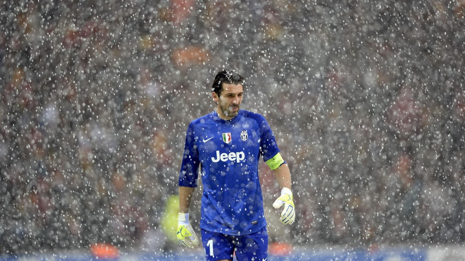 _极地冰川徒步：挑战极端天气条件_，极地冰川保湿套装